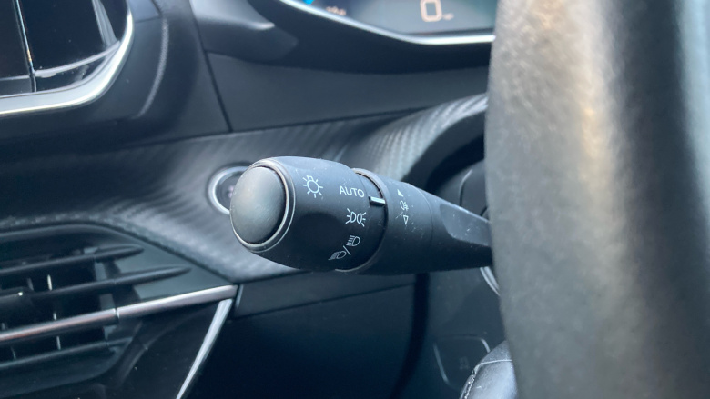 Peugeot 2008 1.2 PureTech Allure Premium+ 5dr Petrol Estate